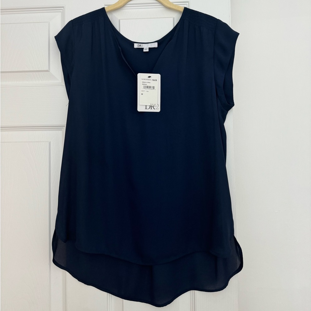 NWT DR2 Navy Blouse Short Sleeve M